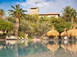 艾斯港口酒店，位于索列尔港的酒店