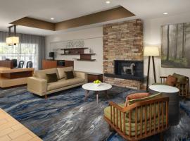 奥兰多机场费尔菲尔德客栈，位于奥兰多的酒店