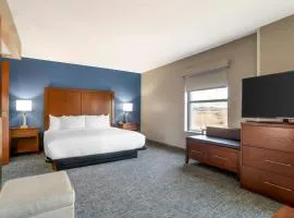 Comfort Suites near Birkdale Village- Huntersville