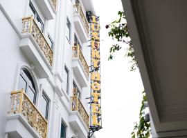 Luxury Hotel - Số 3 , Ngõ 12 Nguyễn Khiêm Ích , Trâu Quỳ , Gia Lâm , Hà Nội，位于Thạch Cầu的酒店