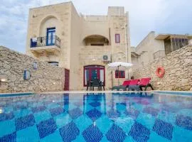 Make a Splash! 3BR Farmhouse, Pool & Country Views