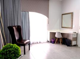 Louvre Manor House，位于Bothaville的酒店