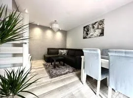 Czartoryskiego Apart - Self Check-In 20h - Parking &Lift & 50m Terrace