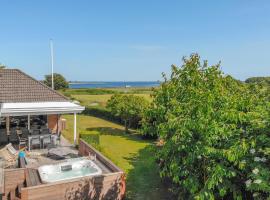 Beautiful Home In Haderslev With Wifi，位于哈泽斯莱乌的酒店