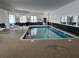 Admiralty Inn & Suites - a Red Collection Hotel，位于法尔茅斯的住宿