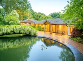 Pinetum Garden Cottages，位于圣奥斯特尔的别墅