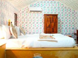 Desert Mannat Luxury Camping Jaisalmer，位于山姆的酒店