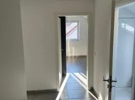 3 Zimmer Wohnung mit Balkon und Parkplatz