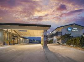 阿克塔贝斯特韦斯特酒店酒店，位于阿克塔的酒店