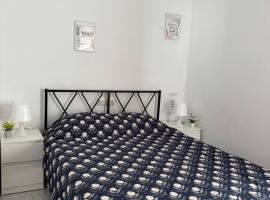 Habitación con baño compartido，位于奥洛特的酒店