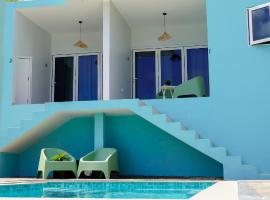 Beach House, Tranquil Santirome Studio 2，位于Westpunt的酒店