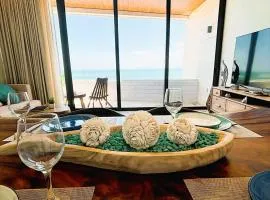 Beachfront 2BR 2BA Condo w Balcony, Ocean Views