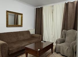 Neoclassical apartment in kadmia，位于底比斯的酒店