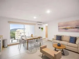 Upstay - New Condo Just Steps Away from the Beach