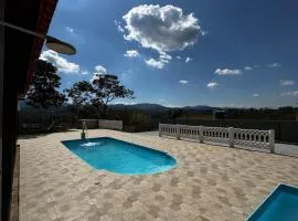 Sítio com 2 Piscinas em Arujá