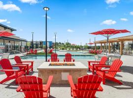 New Apt Pool SmartTV Near Georgetown RR Hosp，位于Jarrell的酒店