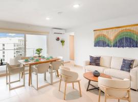 Incredible Views - Brand-New 3BR Condo，位于雅科的酒店