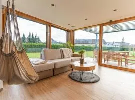 Elegant Warm Bliss Hideaway Escape Lodge - Holiday Home with Hot-Tub and Sauna
