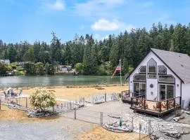Sisters by the Sound by AvantStay Beach Access