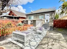 Modern Home, Unwind in a Prime Location