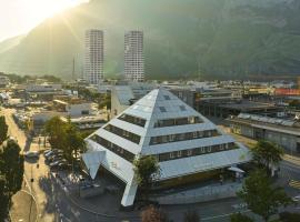 库尔宜必思酒店，位于库尔的带停车场的酒店