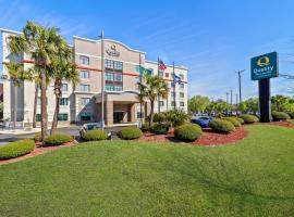 Quality Inn & Suites North Myrtle Beach，位于默特尔比奇的酒店