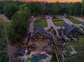 Black Bear Blue Heron by AvantStay 2 Lakefront Homes Sleeps 43 Pool Dock Theater