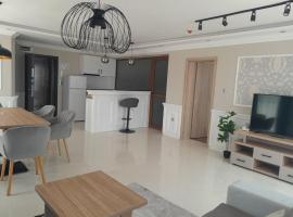 Vemara City Boutique Hotel-free parking，位于瓦尔纳的酒店