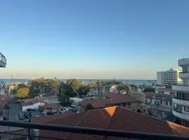 Beautiful Seaview Apt - 3 min Walk to Beach