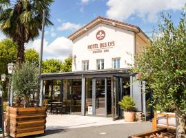 Hôtel des Lys，位于沙拉龙恩河畔沙蒂利翁的酒店