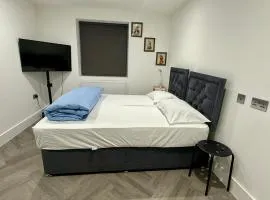 Side Separate Independent Annexe