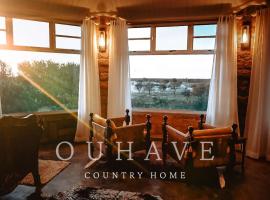 Ouhave Country Home，位于Osire的带停车场的酒店