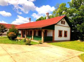 Betyár-Lak，位于Kaba的酒店