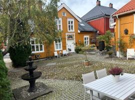 Tollgaarden Gjestegaard，位于拉尔维克的酒店