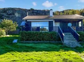 Cozy Home In Bjönni With Sauna