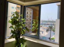 Apartment near bus station & market MEN only，位于沙迦的酒店