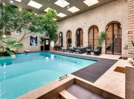 Private Poolside Paradise: Attached Home by Denver