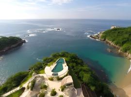 Luxury 2 bedroom condo by the beach，位于塔果鲁达的分契式公寓