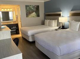 SureStay InnSuites Phoenix Hotel & Suites by Best Western，位于凤凰城的酒店