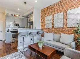 Studio w Terrace - Street Parking -10 min to DT