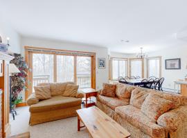 Jay Peak Village Home 367A，位于Jay的酒店