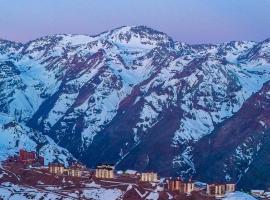 HOM Frente a la cordillera depto 7PAX Cerca de las Pista de SKY，位于Lo Barnechea的酒店