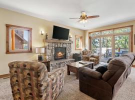 Sleep 13-Big Sandy Lodge V10-Lakefront-Luxury，位于McGregor的酒店