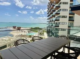 Progreso Luxury Oceanfront Condo at Yucalpetén Resort Marina