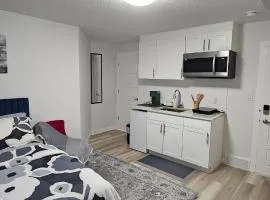 Welcome to Snug Spot - Cozy Studio in The Greens