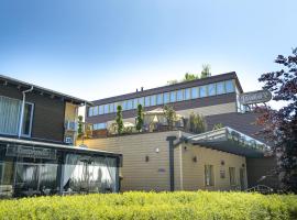 乡田酒店及Spa，位于德鲁斯基宁凯的带热水浴缸的酒店