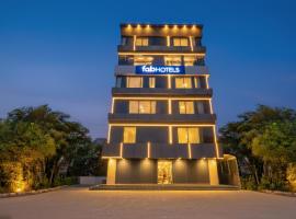 FabHotel Yendluri's Abode，位于Lingampalli的酒店