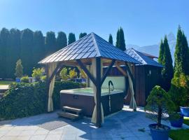 Alpine Schmiede Chalet，位于埃尔瓦尔德的酒店