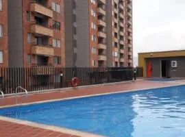 Cerca al estadio familiar parqueadero piscina