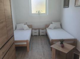 HannaFlora，位于Mali Iđoš的酒店